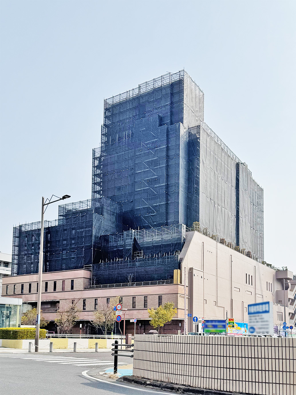 組み上がった足場