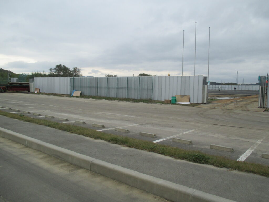 東日本豪雨災害　ごみ集積場(仮囲い）